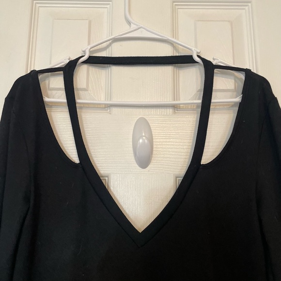 Open-back Sweater - Picture 3 of 3